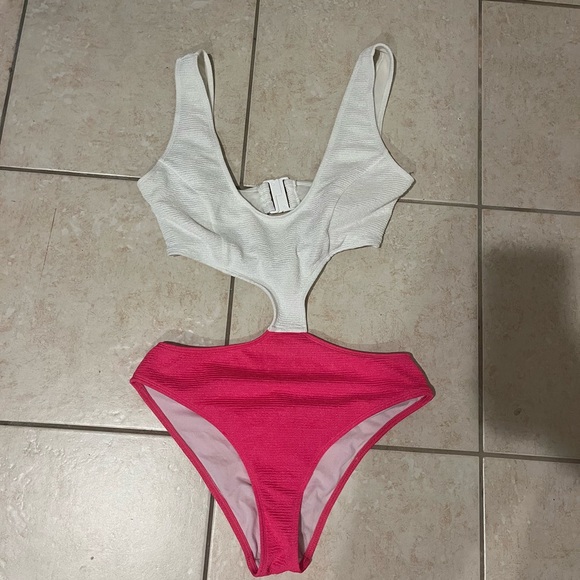COPY - women’s peek & beau full piece bathing suit - Picture 1 of 4